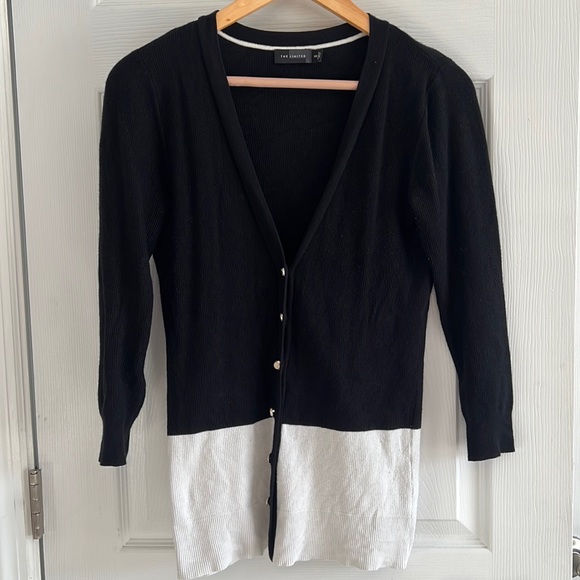 Black and white sweater - Picture 1 of 5